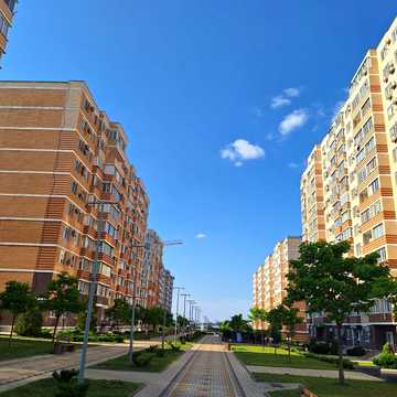 Захисників України вул. (1-го Травня), 40