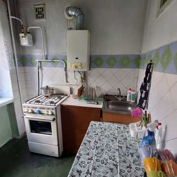 Зарічанська вул., 2