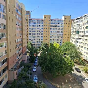 Академіка Сахарова вул., 16