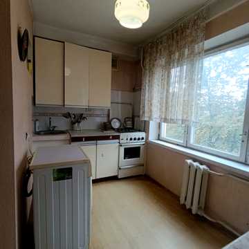Верховної Ради бульв., 26