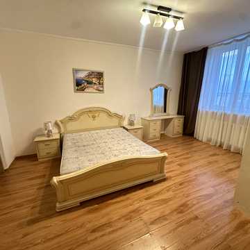 Срібнокільська вул., 1