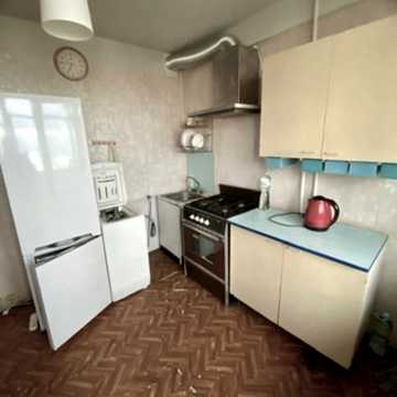 Павла Тичини просп., 13