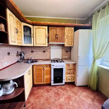 Райдужна вул., 17