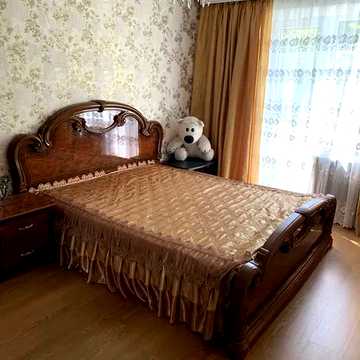 Петра Калнишевського вул. (Михайла Майорова), 1