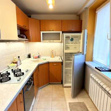 Олімпійська вул., 33