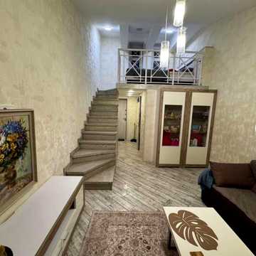 Ахієзерів вул. (Халтуріна), 6