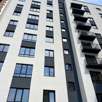 Дмитра Коцюбайла вул., (Будинок 1)