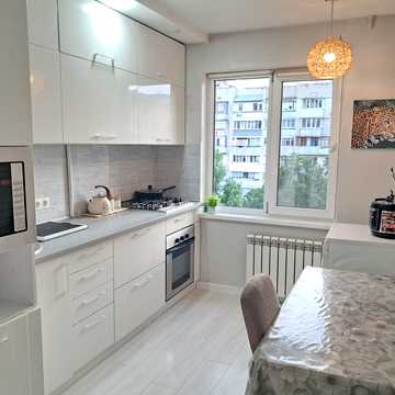 Кримська вул., 71