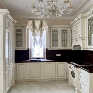 Каркашадзе пров. (Цегляний), 7
