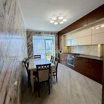 Олександра Довженка вул., 39