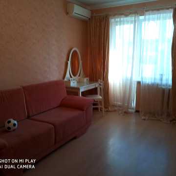 Академіка Корольова вул., 100