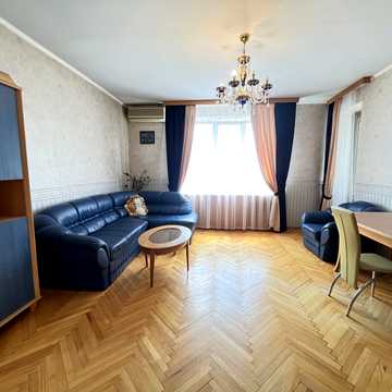 Олександра Кониського вул., 37/41
