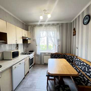 Миколи Бажана просп., 7-Б