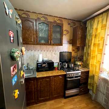 Янтарна вул., 42