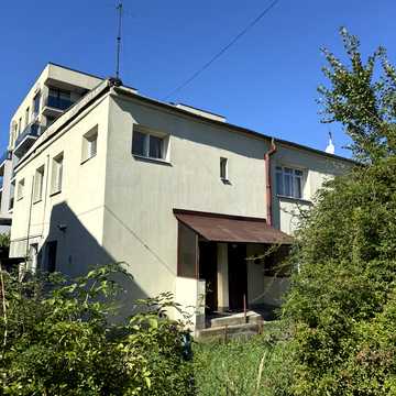 Канівська вул., 16