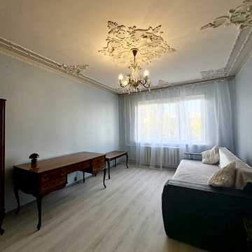 Зої Гайдай вул., 9/8