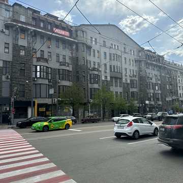 Павлівський майдан пл. (Рози Люксембург майдан), 10