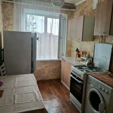 Космонавтів вул., 148