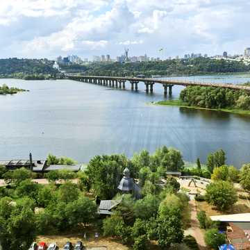 Павла Тичини просп., 2
