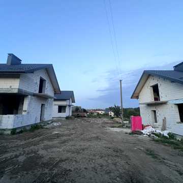 Шкільна вул., 1