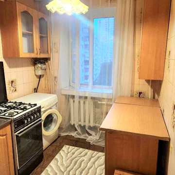 Здолбунівська вул., 1