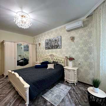 Добровольців вул. (Маршала Говорова), 8