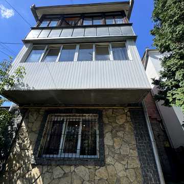 Степана Бандери пров., 10