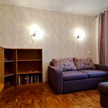 В'ячеслава Чорновола вул., 10