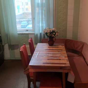 Вишняківська вул., 8