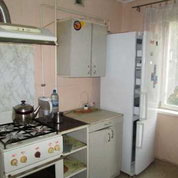 Тополина вул., 22