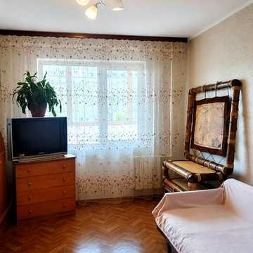 Академіка Заболотного вул., 76