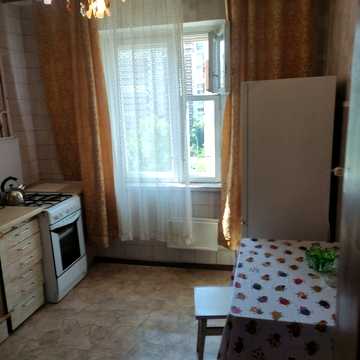 Червоної Калини просп. (Володимира Маяковського), 81