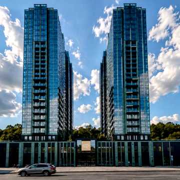Старонаводницька вул., (Будинок 1)