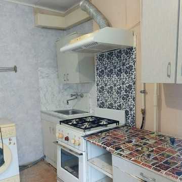 Тополина вул., 22