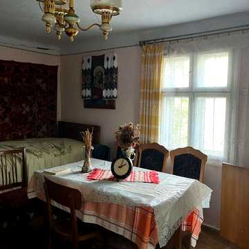 Шкільна, 93