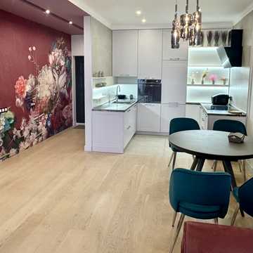 Літературна вул., 8