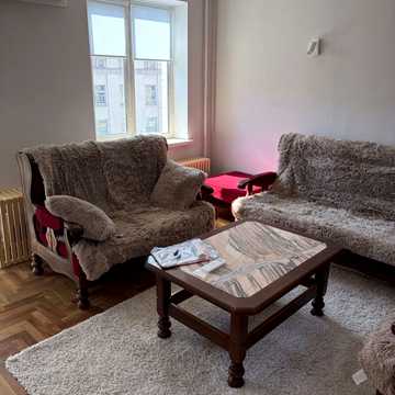 Дмитрівська вул., 1