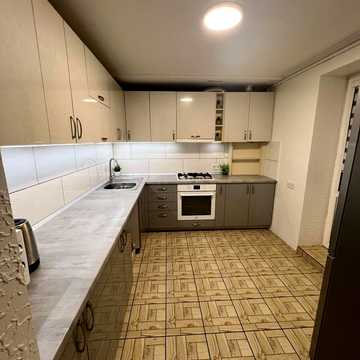 Митрополита Володимира Стернюка вул. (Миру), 1