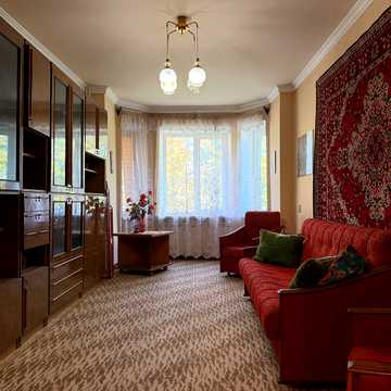 Металургів просп., 18