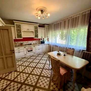 Китобійна вул., 89