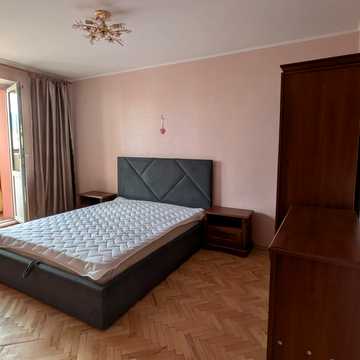 Тарасівська вул., 20
