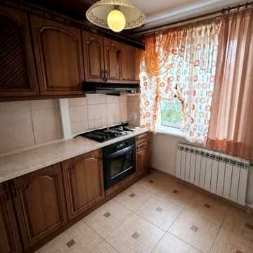 Прибузька вул., 2