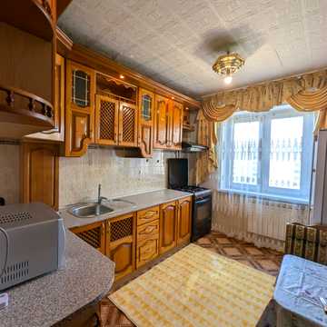 Дмитра Луценка вул. (Крейсера "Аврора"), 1