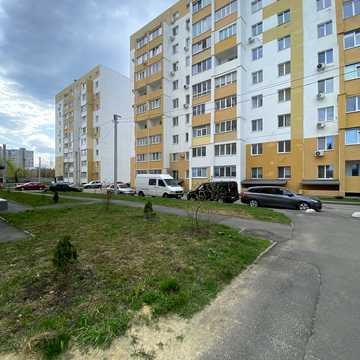 Льва Ландау просп. (50-річчя СРСР), 52-Л
