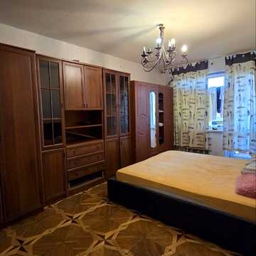 Гната Юри вул., 10