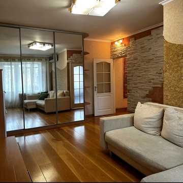 Лесі Українки бульв., 30