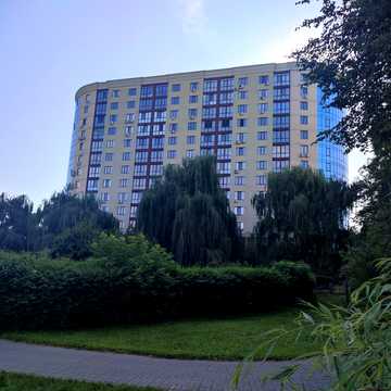 Староміська вул., 1/1