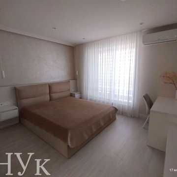 Петра Лінтура вул., 8