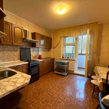 Ревуцького вул., 42