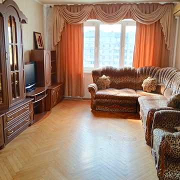 Дмитра Луценка вул. (Крейсера "Аврора"), 1